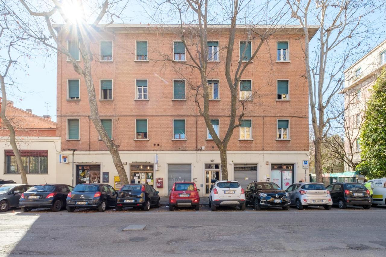 Scandellari Apartments - Stylish Stay For Two Guests Bologna Bagian luar foto