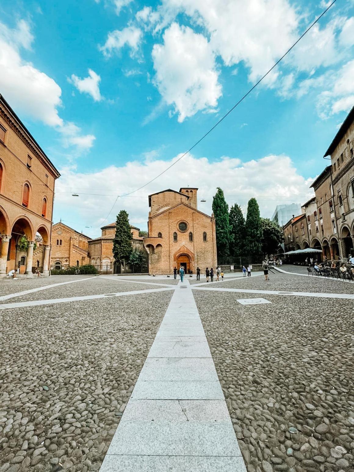 Scandellari Apartments - Stylish Stay For Two Guests Bologna Bagian luar foto