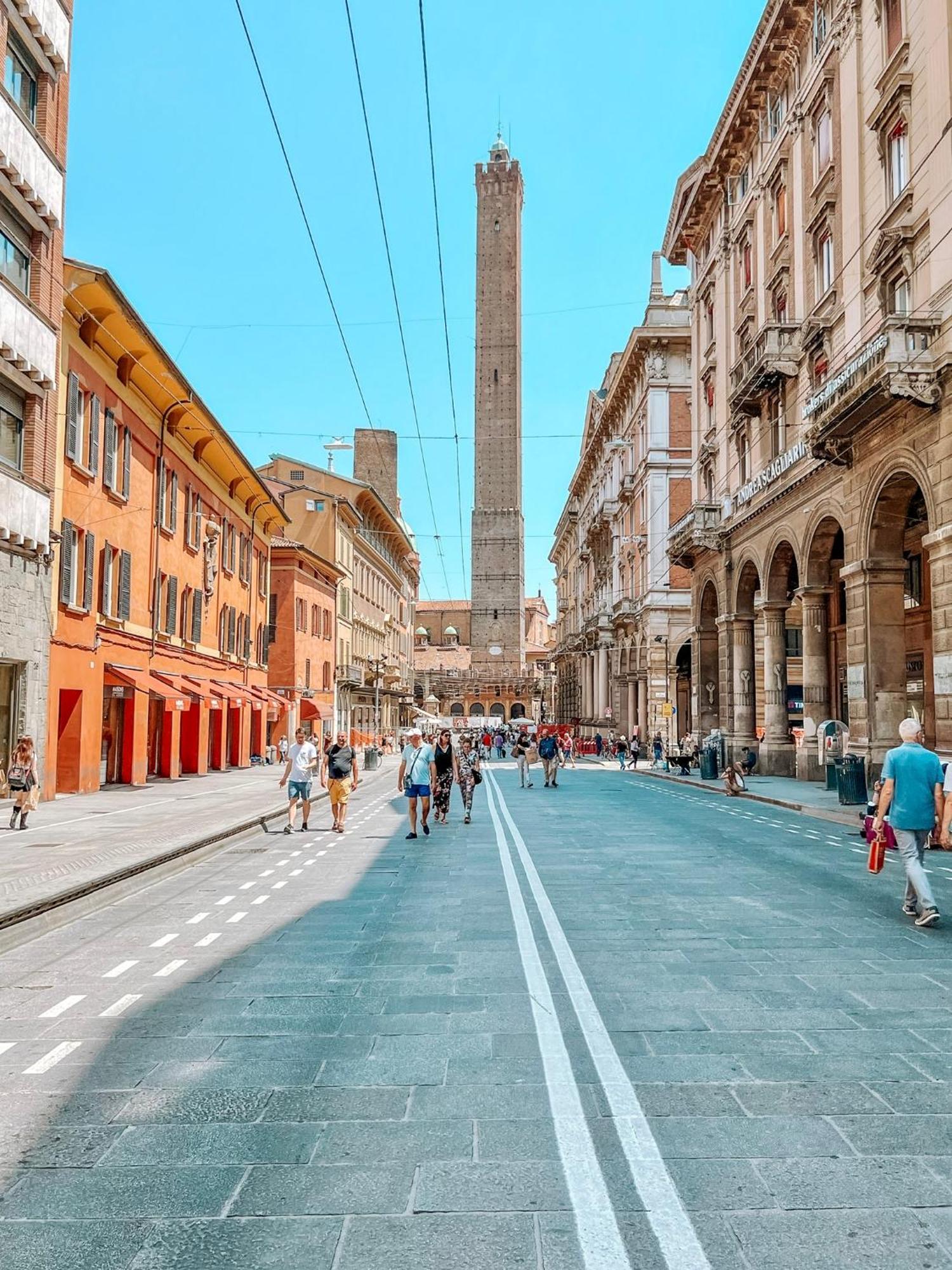 Scandellari Apartments - Stylish Stay For Two Guests Bologna Bagian luar foto