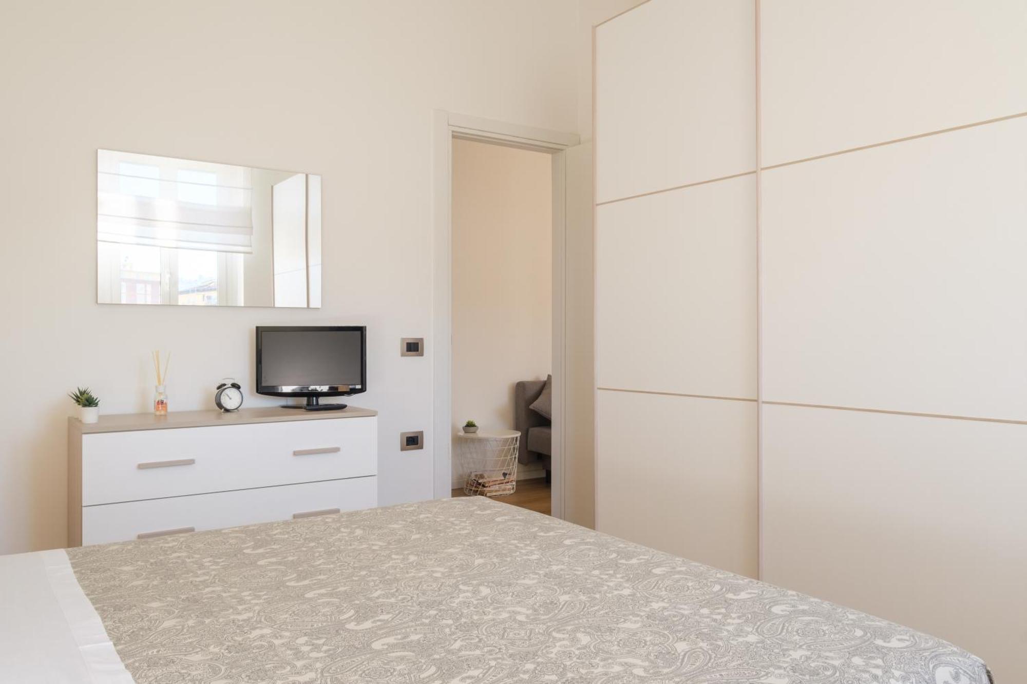 Scandellari Apartments - Stylish Stay For Two Guests Bologna Bagian luar foto