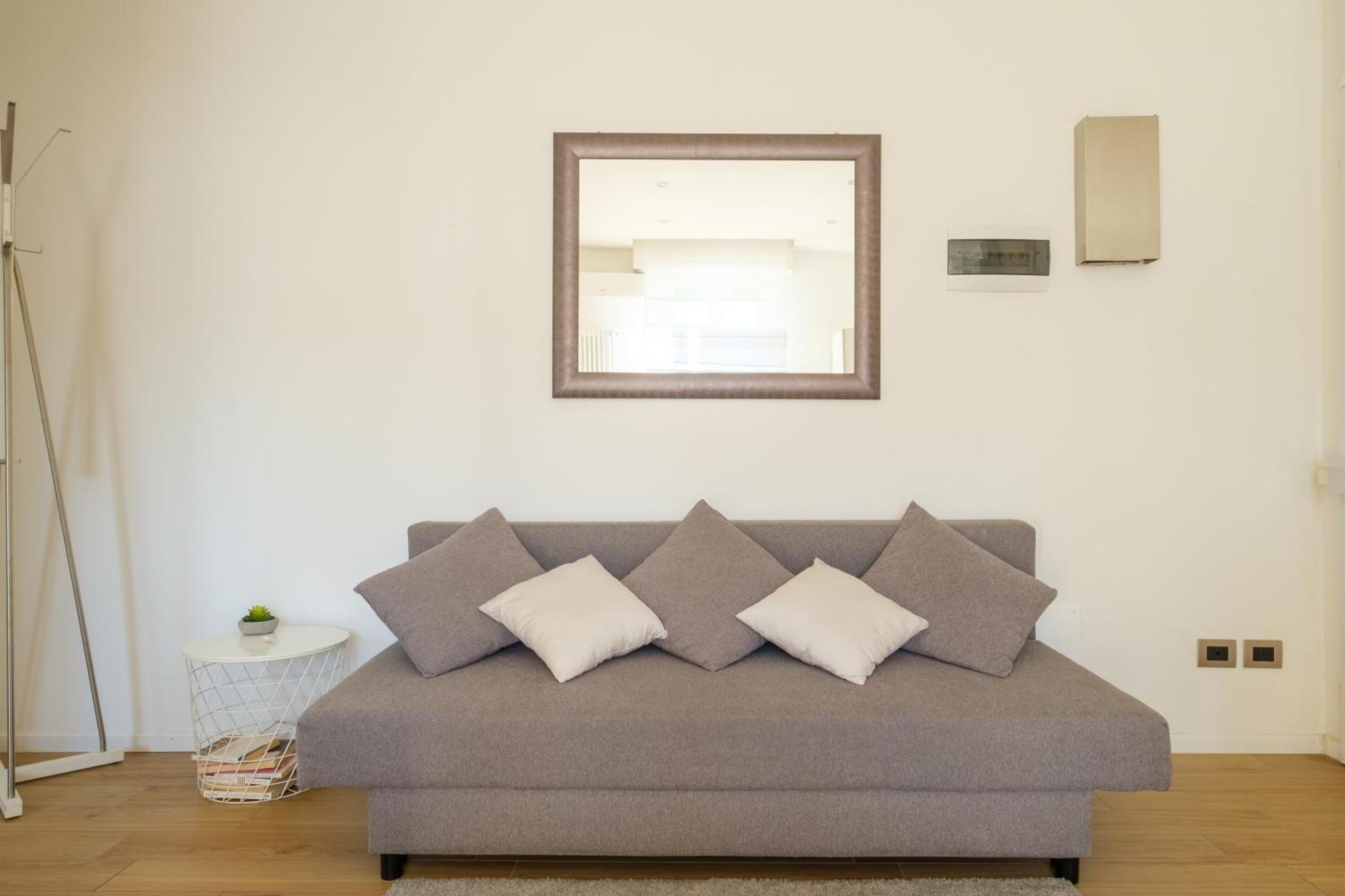 Scandellari Apartments - Stylish Stay For Two Guests Bologna Bagian luar foto